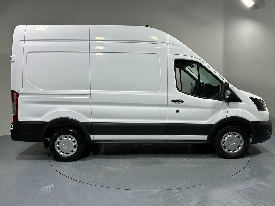 2022 Ford Transit - image 8