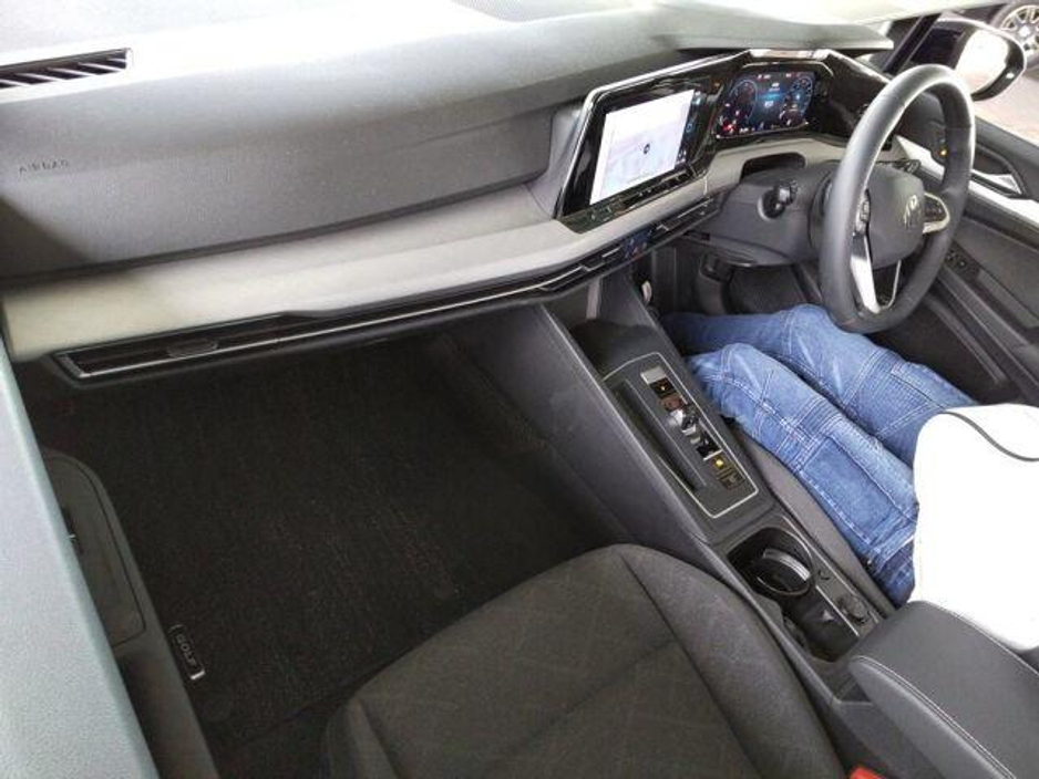 2024 Volkswagen Golf 2.0 Diesel Automatic. Style Only 8000Kms €33,950