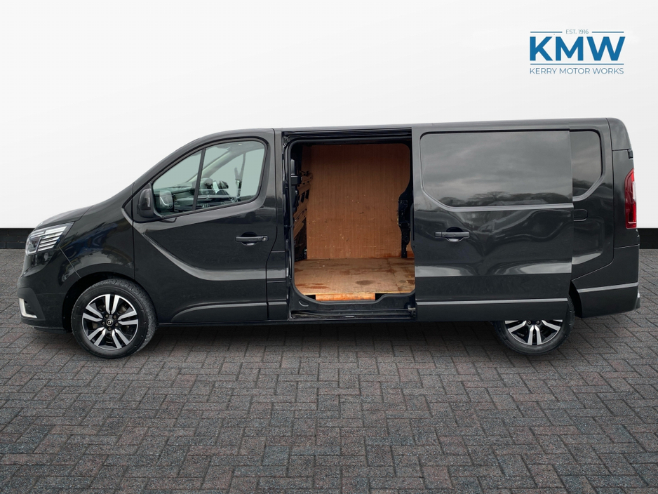 2022 Renault Trafic Sport LWB 2.0 170BHP Automatic €22,500