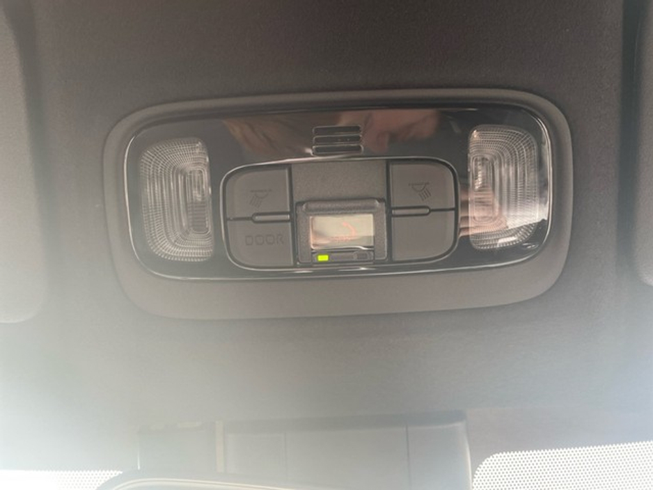 2024 Toyota Yaris Cross - image 19