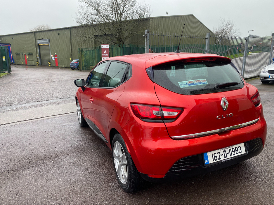 2016 Renault Clio - image 5