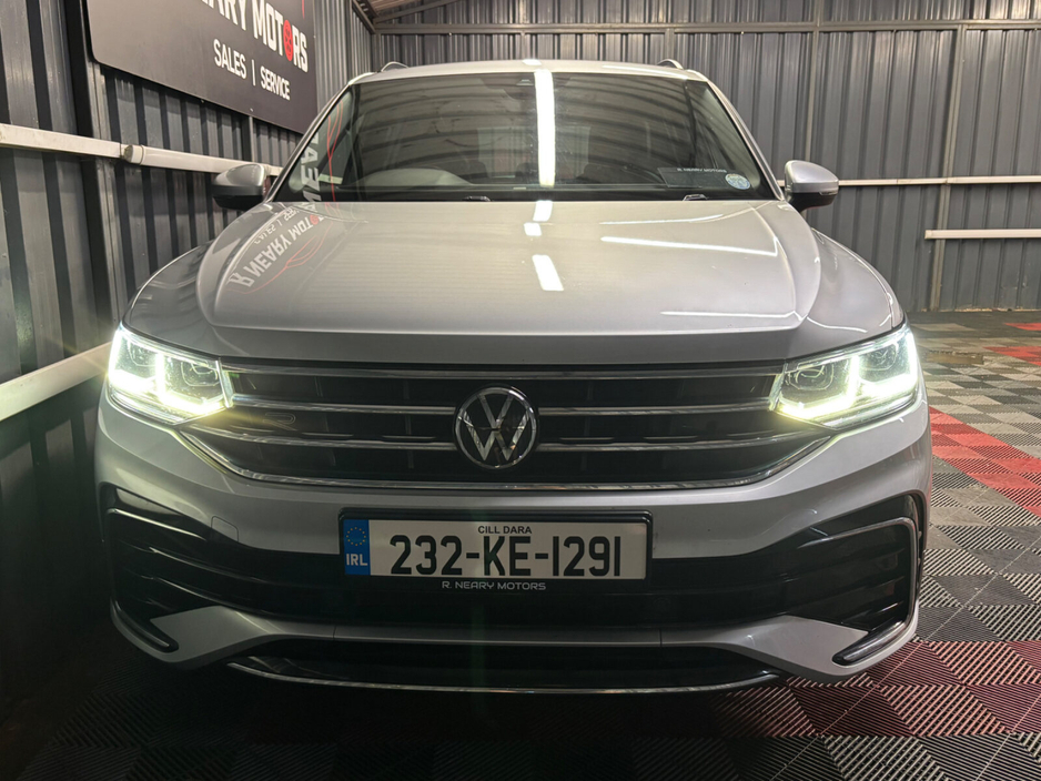 2023 Volkswagen Tiguan - image 7