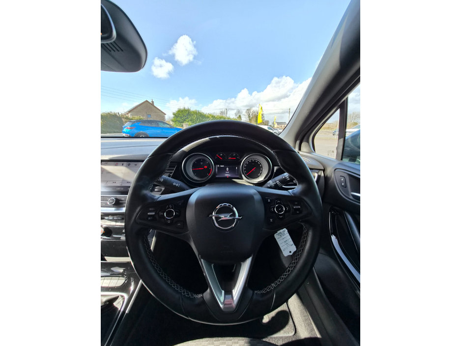 2016 Opel Astra - image 9