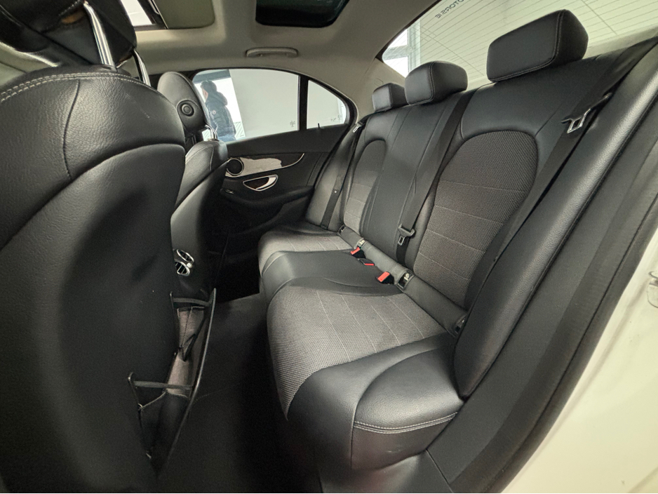 2015 Mercedes-Benz C Class - image 10