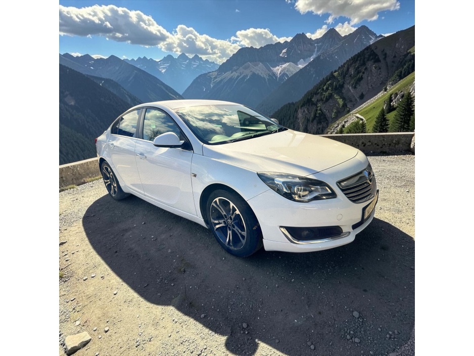 2014 Opel Insignia - image 4