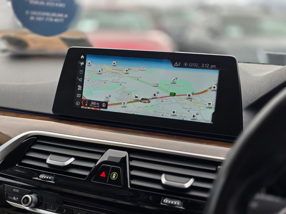 2018 BMW 5 Series - image 16