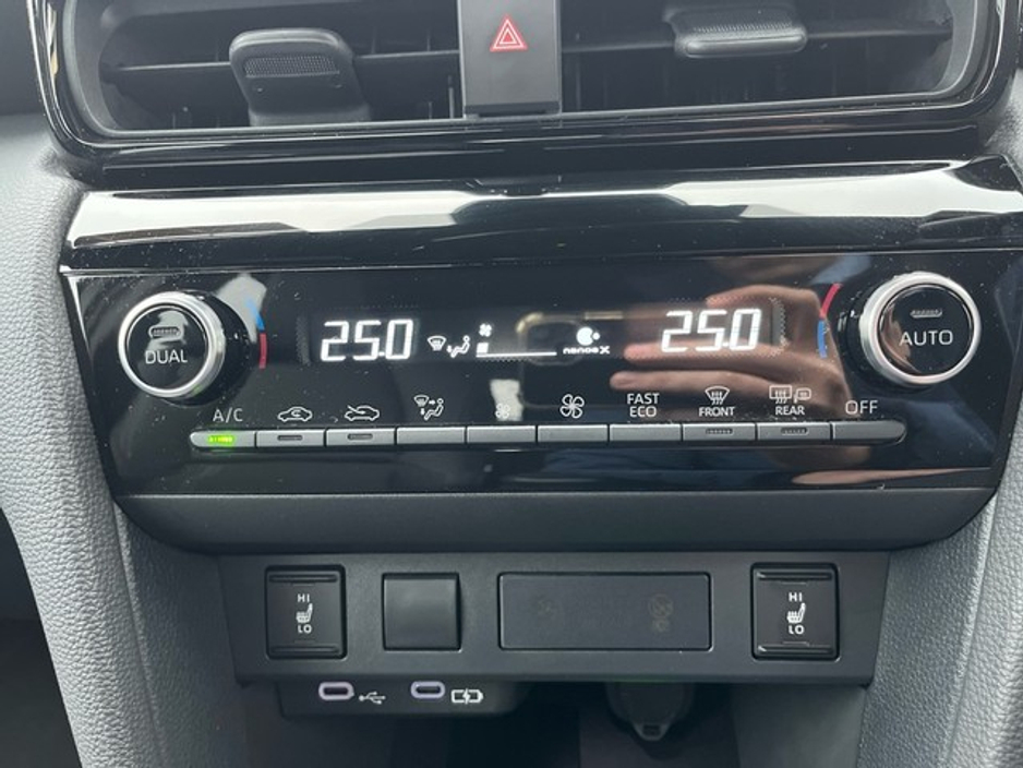 2025 Toyota Yaris Cross YARIS CROSS SOL €37,888