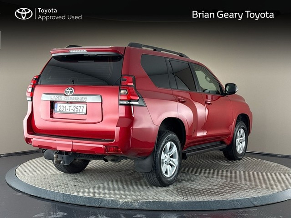 2023 Toyota Landcruiser - image 2