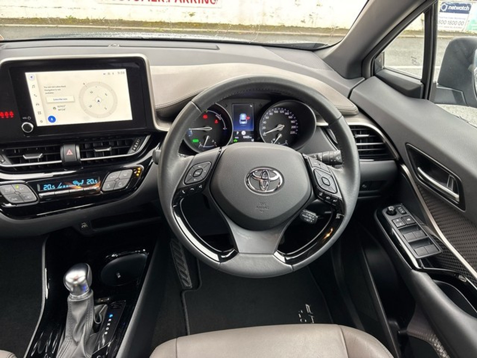 2023 Toyota C-HR - image 9
