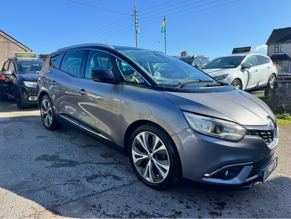 2017 Renault Grand Scenic - image 2
