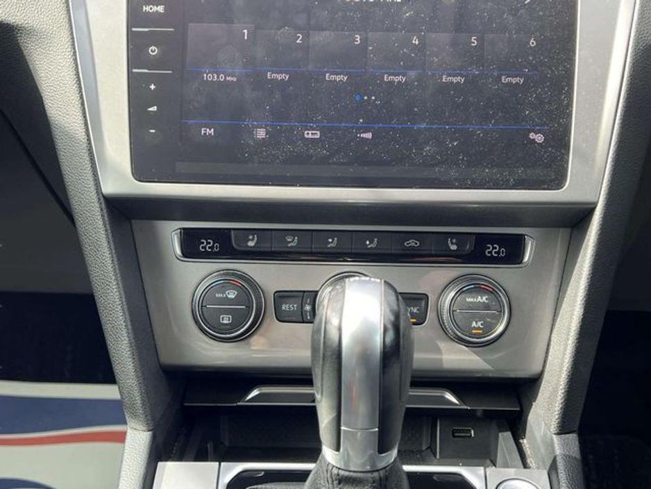 2019 Volkswagen Passat - image 22