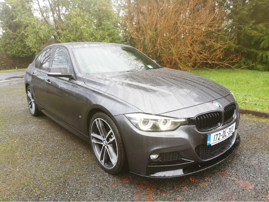 2017 BMW 3 Series - image 8