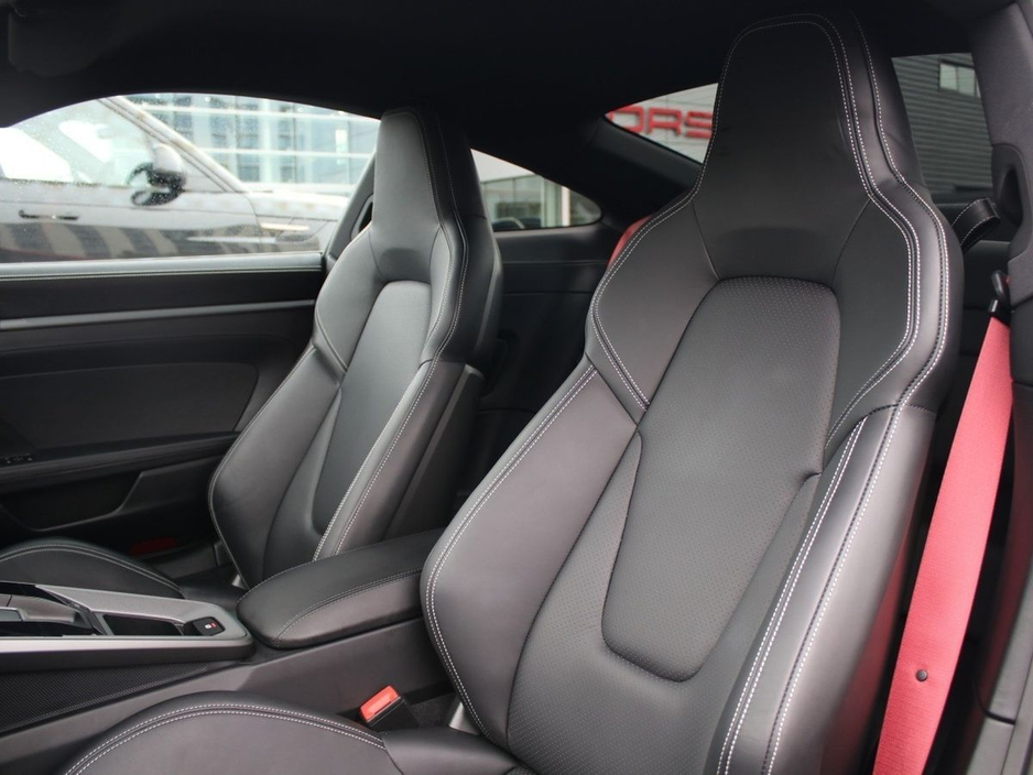 2022 Porsche 911 Carrera €175,000