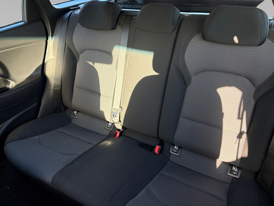 2018 Hyundai i30 - image 13