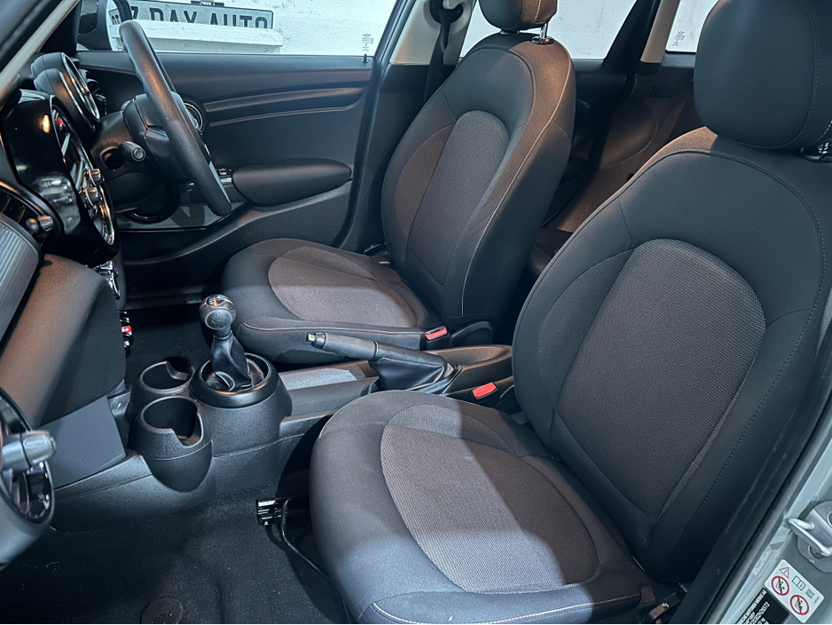 2018 MINI Hatch - image 8