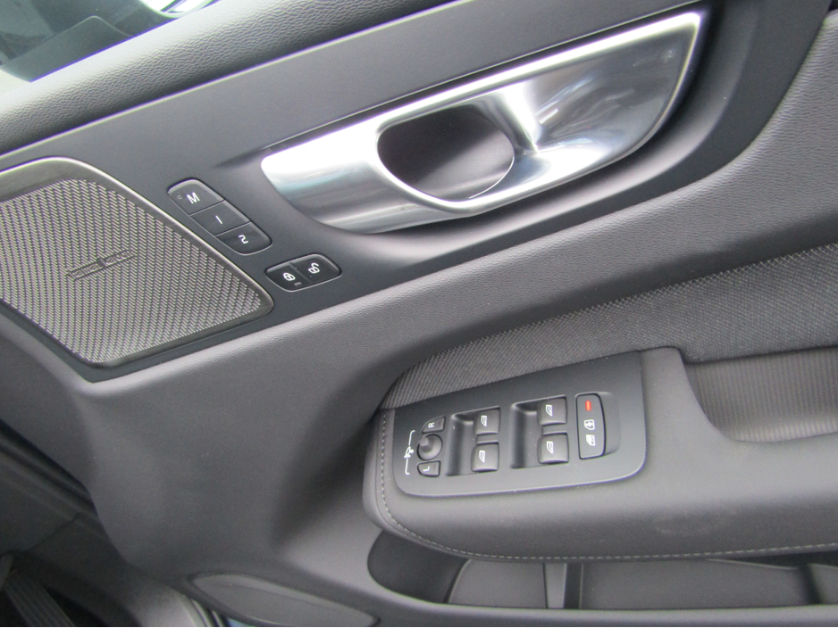 2026 Volvo XC60 - image 14