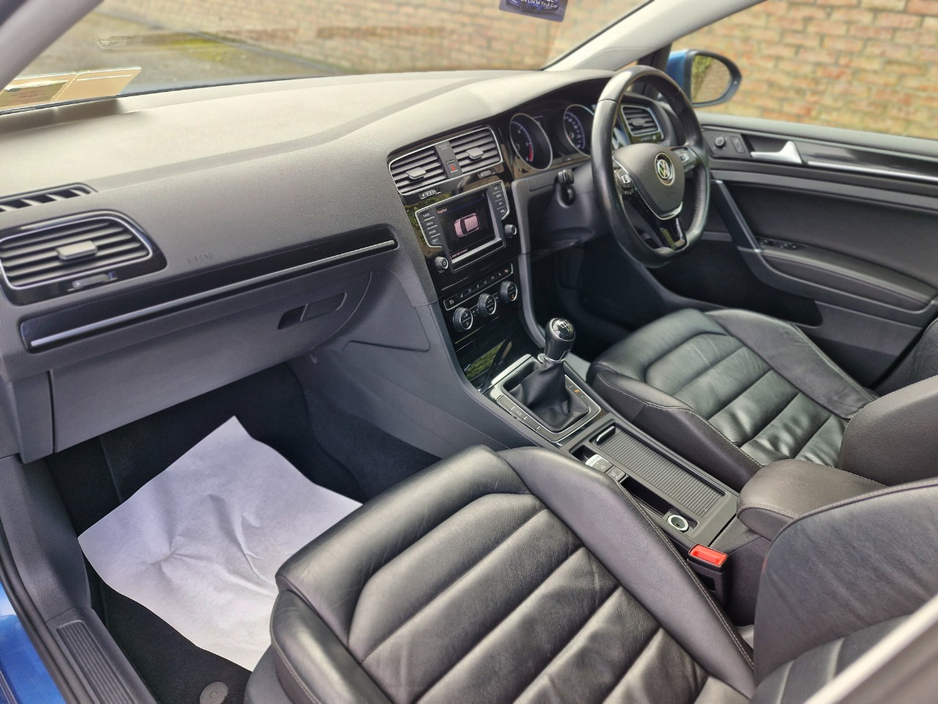 2017 Volkswagen Golf - image 6