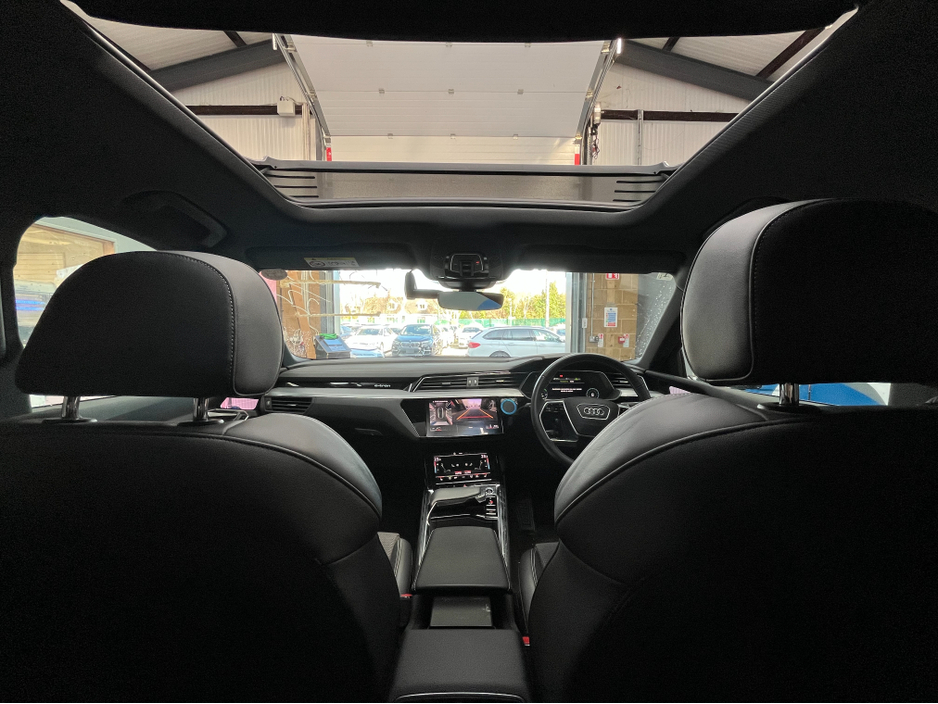 2022 Audi e-tron - image 23
