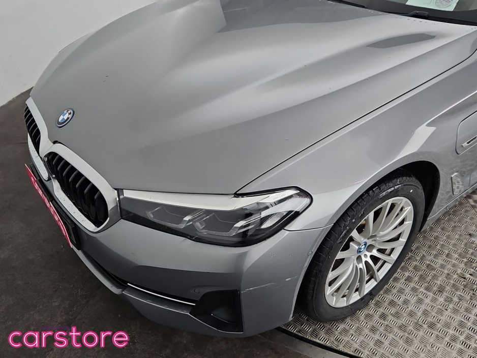 2023 BMW 5 Series - image 17