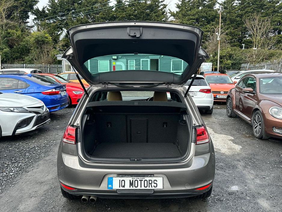 2014 Volkswagen Golf - image 9