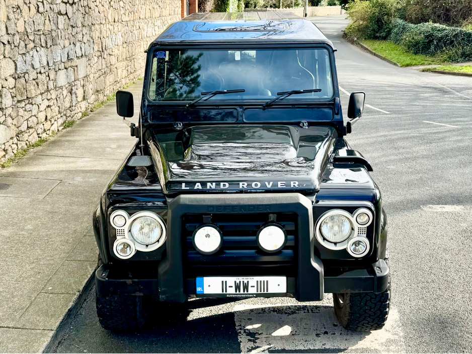 2011 Land Rover Defender - image 14