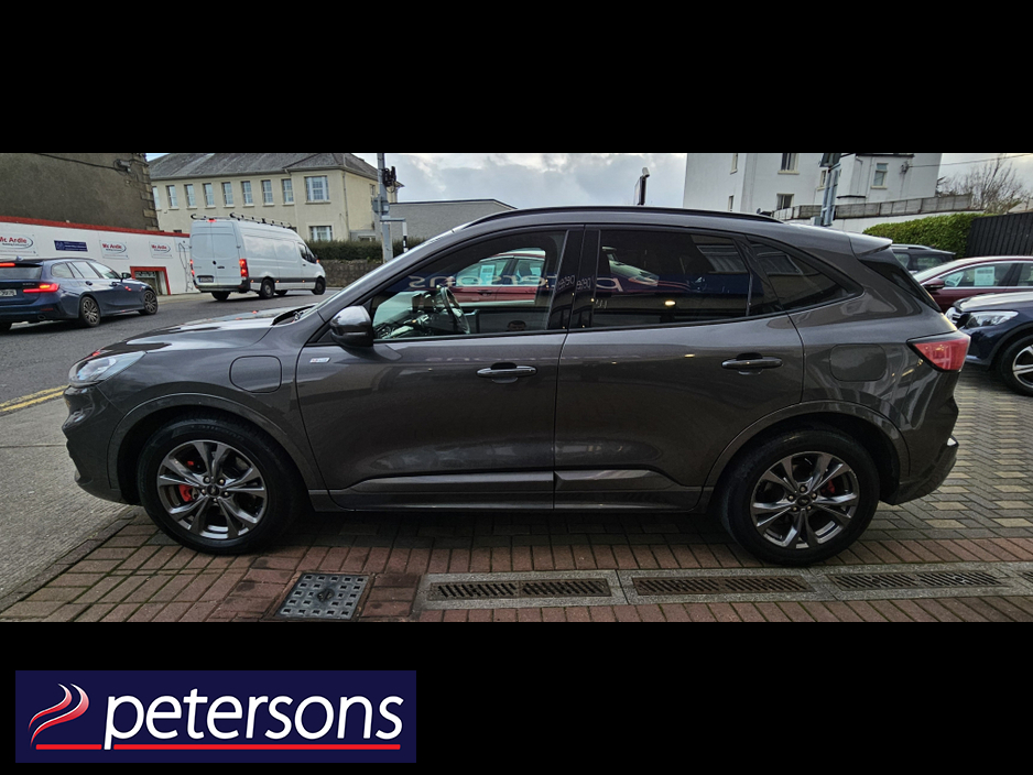 2020 Ford Kuga - image 5