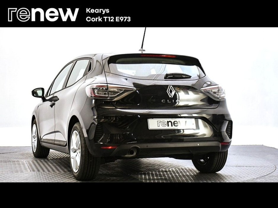 2025 Renault Clio - image 3