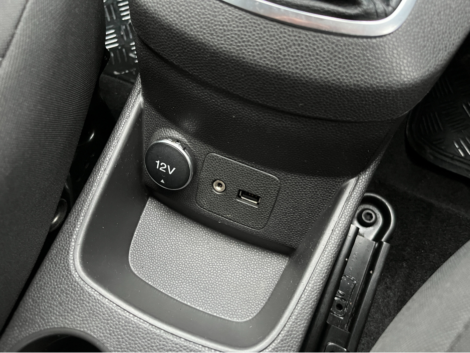 2015 Ford Fiesta ZETEC 1.2 PETROL €8,950