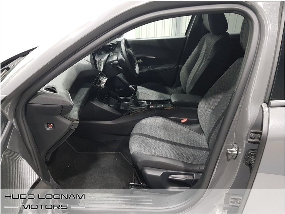 2025 Peugeot 2008 - image 10