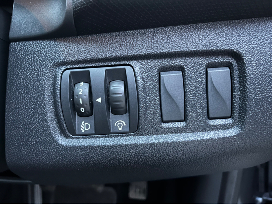 2018 Renault Clio IV DYNAMIQUE NAV 1.2 PETR 4DR €10,750