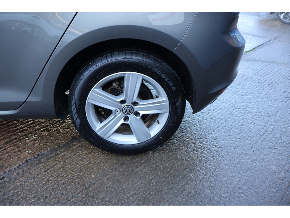 2016 Volkswagen Golf - image 13