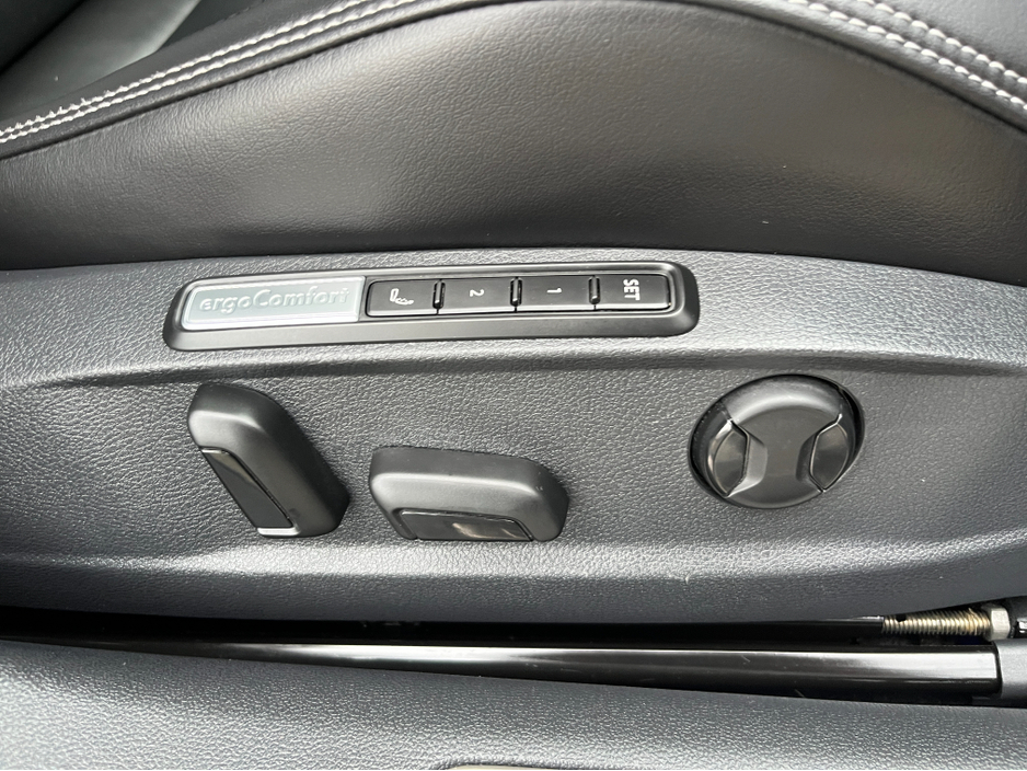 2021 Volkswagen Passat - image 14