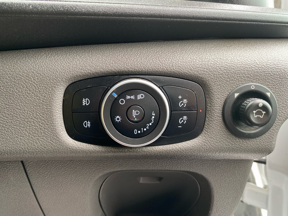 2022 Ford Transit - image 15