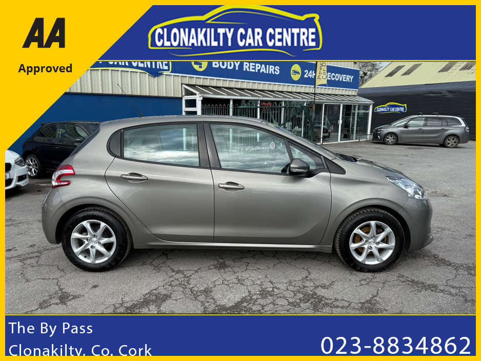 2014 Peugeot 208 - image 5