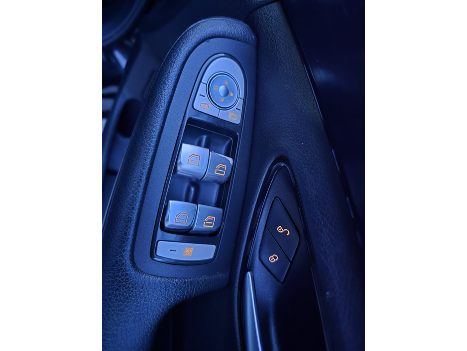 2015 Mercedes-Benz C Class - image 21