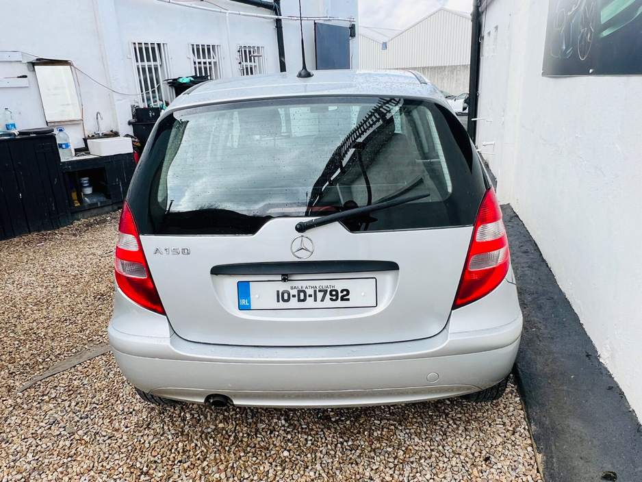 2010 Mercedes-Benz A Class - image 4