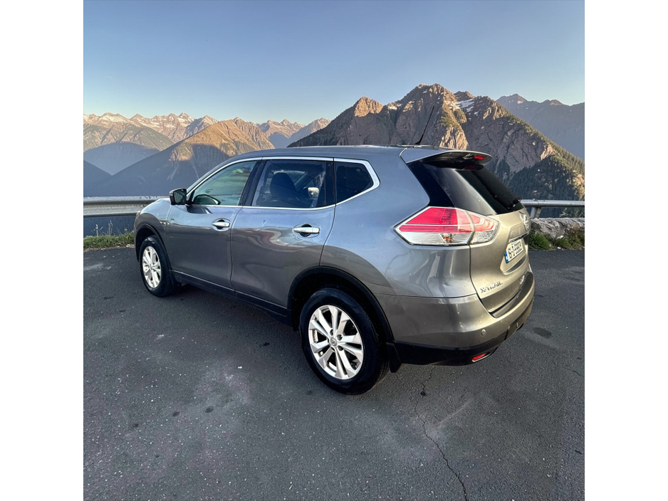 2016 Nissan X-Trail - image 3