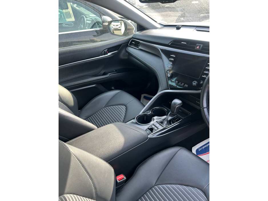 2020 Toyota Camry - image 9