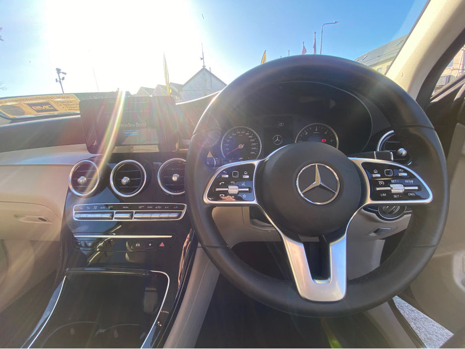 2022 Mercedes-Benz GLC Class - image 22