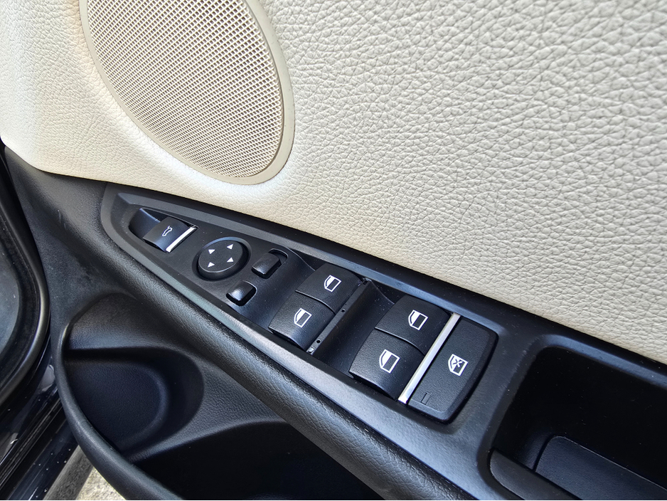 2015 BMW X5 - image 20