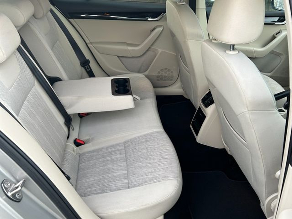 2018 Skoda Octavia COM Style 1.6tdi 115HP DSG 4DR €18,500