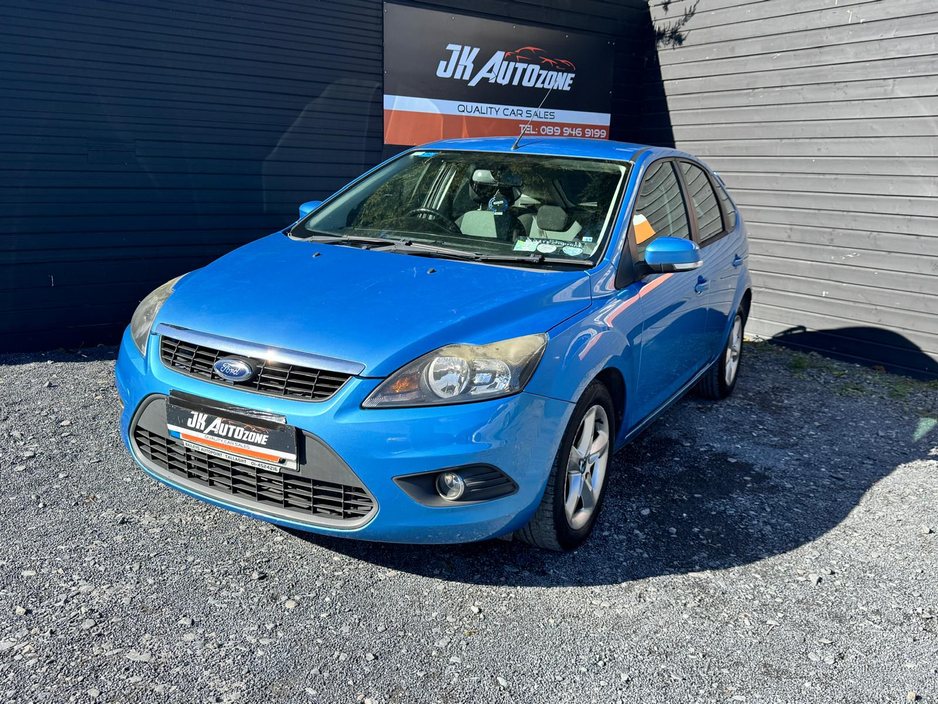 2010 Ford Focus - image 3