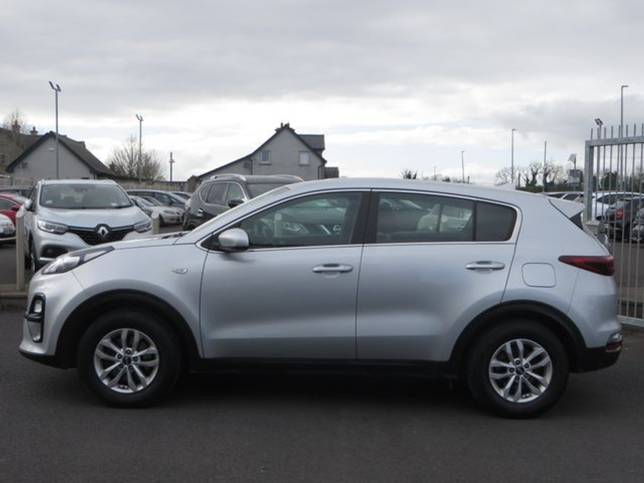 2020 Kia Sportage - image 5