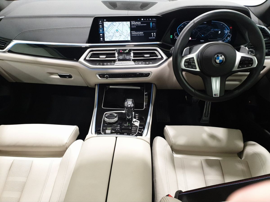 2021 BMW X5 xDrive45e M Sport €59,950