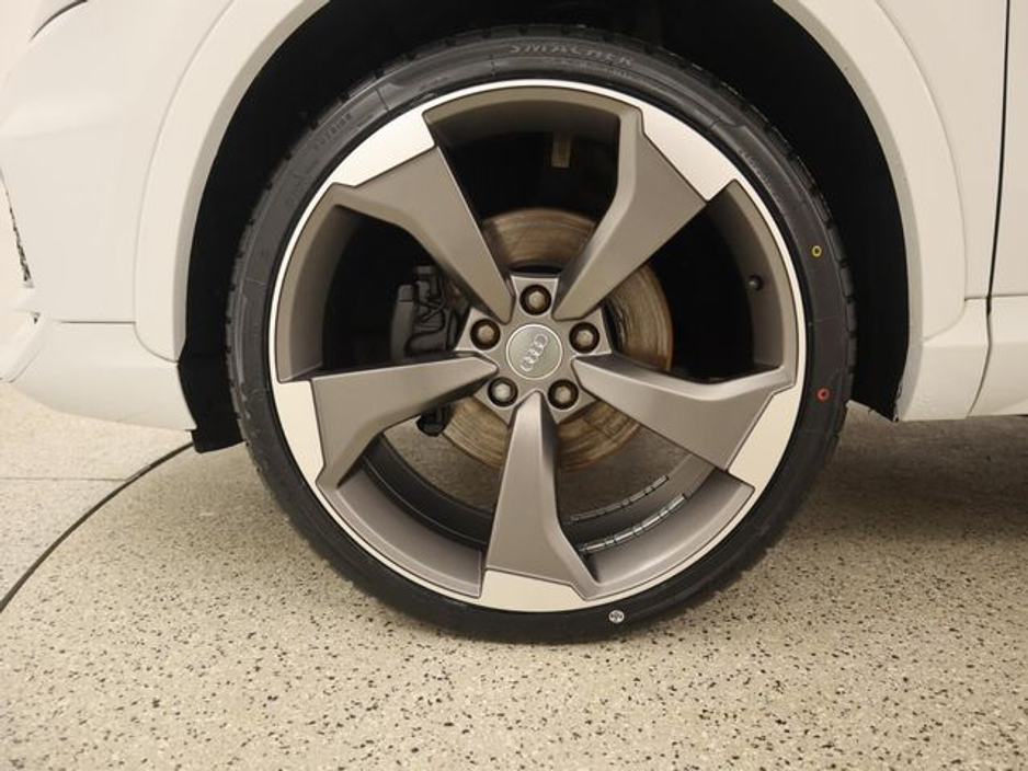 2017 Audi Q3  €19,995