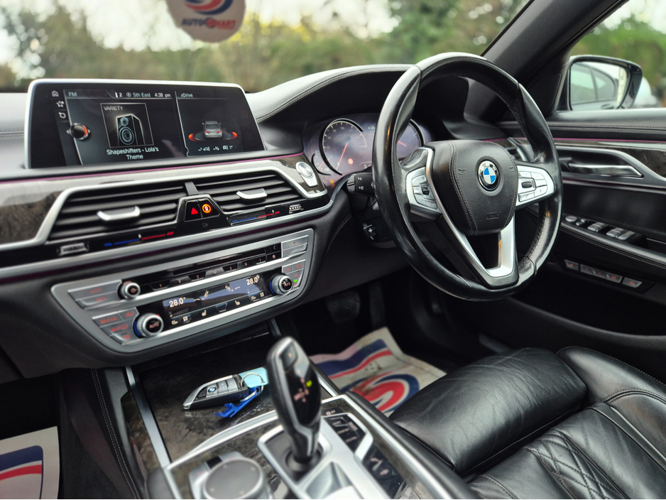 2016 BMW 7 Series - image 19