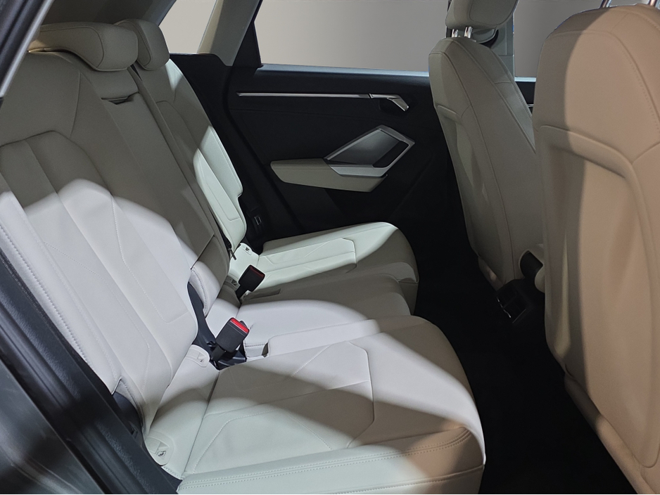 2023 Audi Q3 - image 25