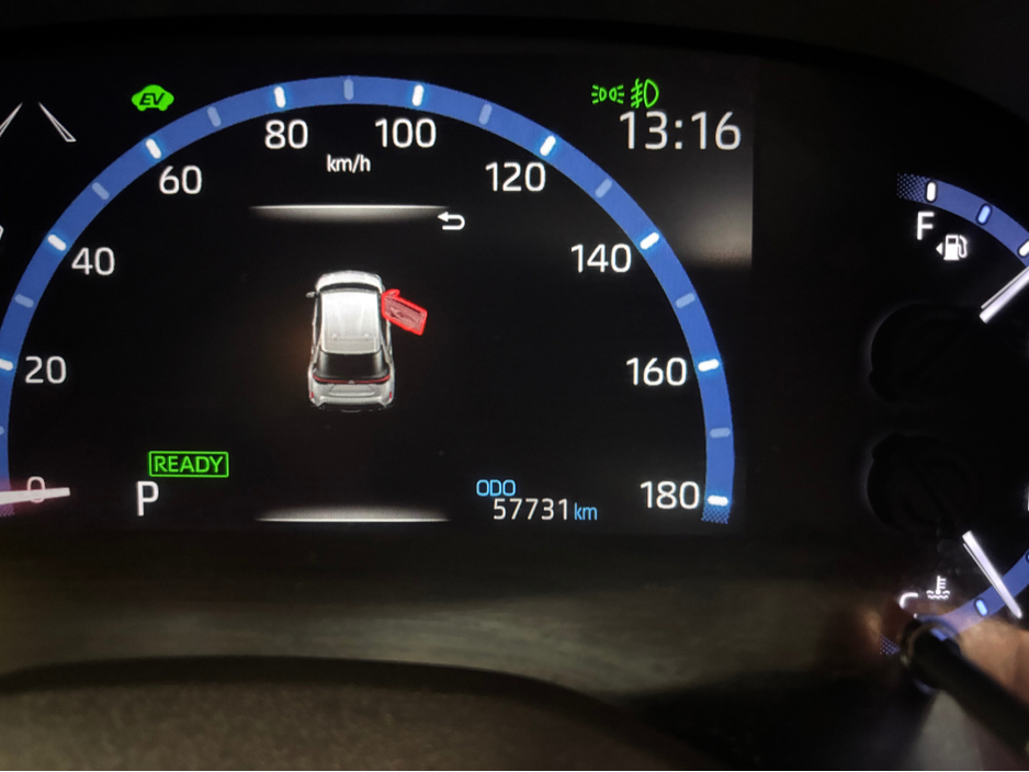 2021 Toyota Yaris - image 14