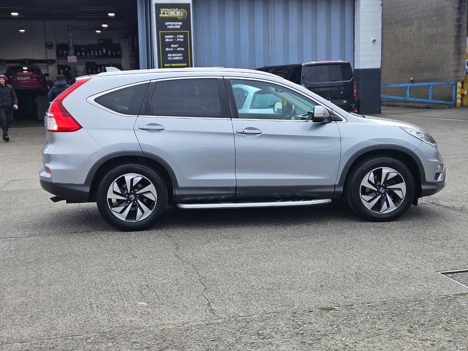 2016 Honda CR-V - image 5
