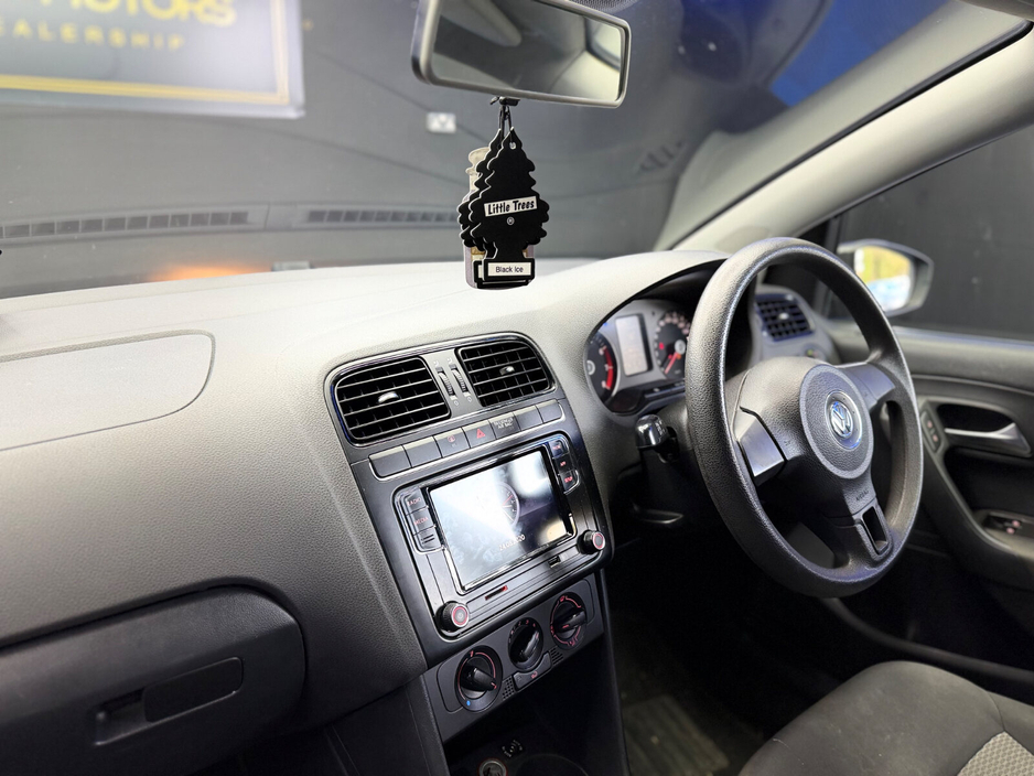 2010 Volkswagen Polo - image 15